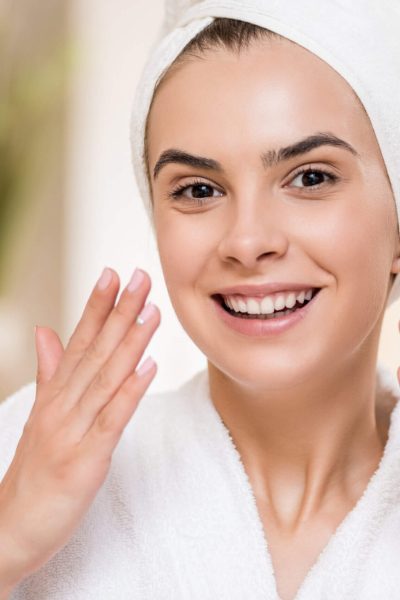 Age Control Moisturizer Supporting Softer Skin and a Fresh-Looking Finish