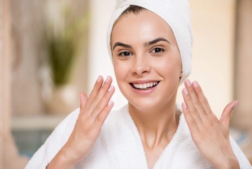 Age Control Moisturizer Supporting Softer Skin and a Fresh-Looking Finish